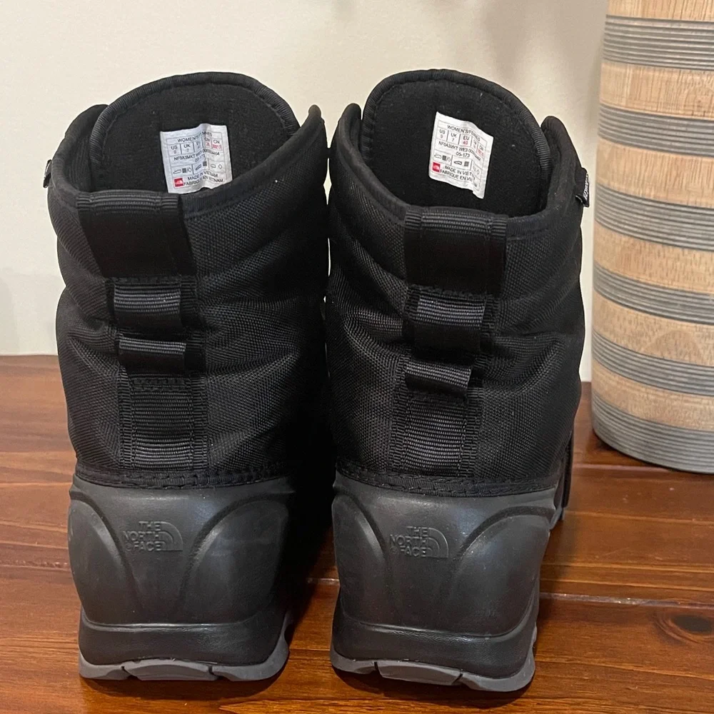 The North Face Women's Black Winter Boots - Picture 4 of 5